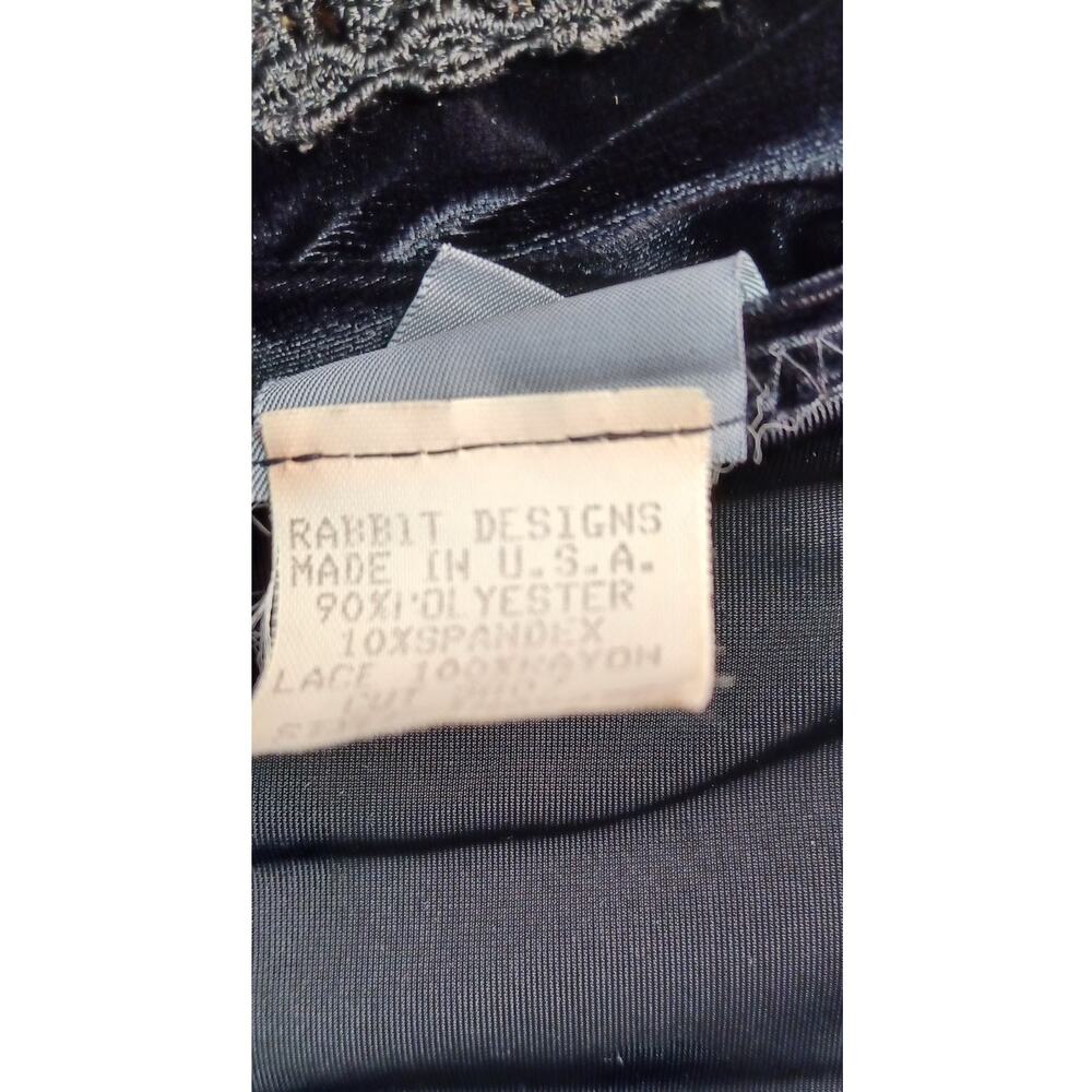 VTG Rabbit Rabbit Rabbit Black Plush Velvet Top with Lace Trim Women's XL Gothic - Picture 7 of 8